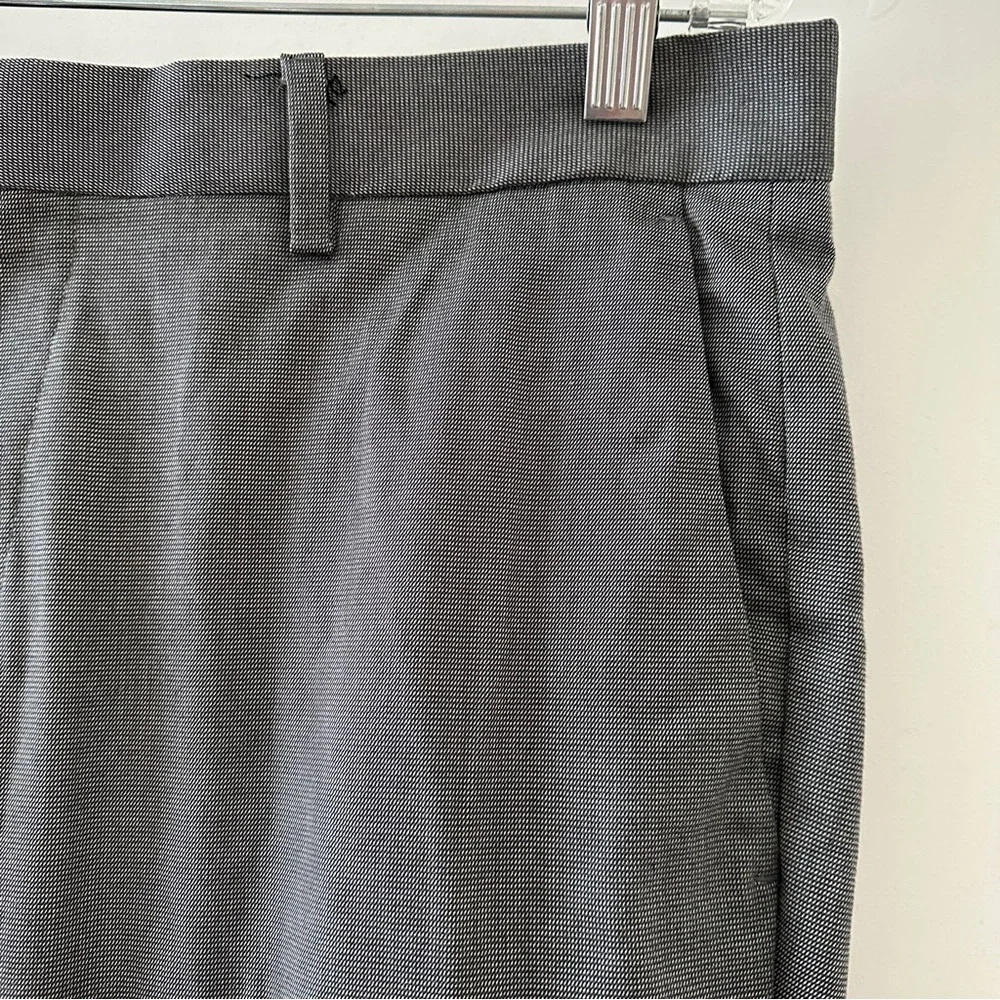 Banana Republic material elevate